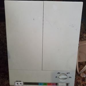 Lighted makeup mirror